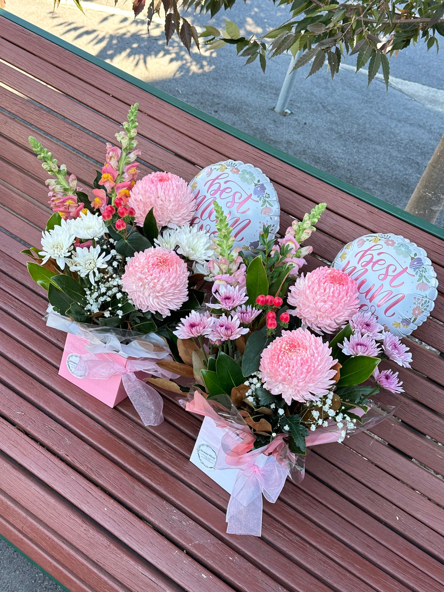 Mother’s day box (with Best Mum balloon)