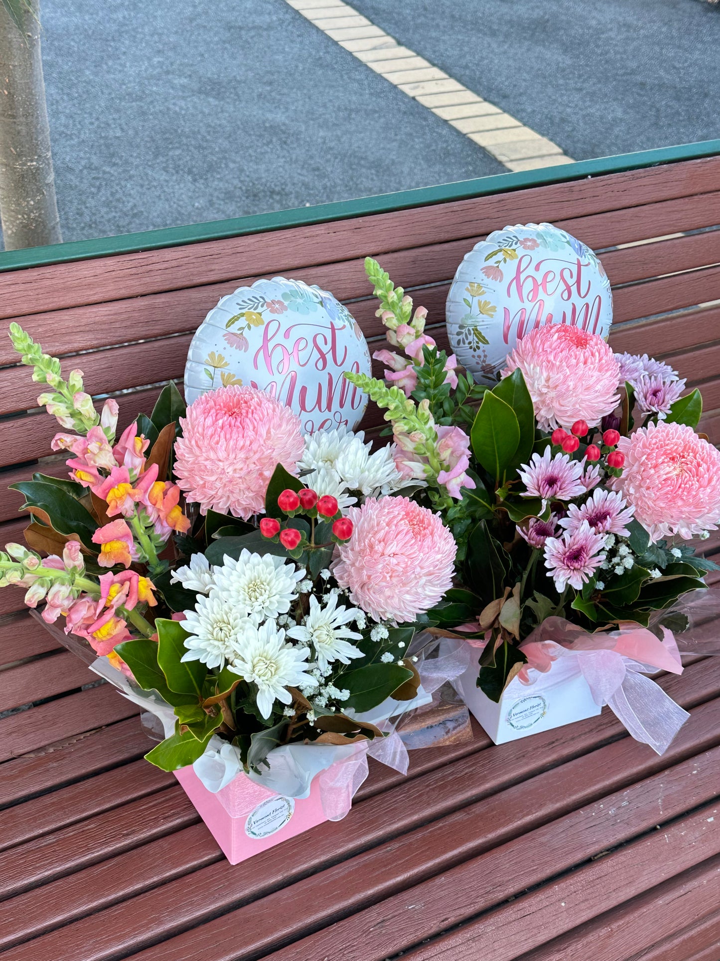 Mother’s day box (with Best Mum balloon)