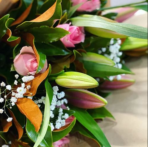 Classic oriental lily and rose bouquet PINK - Vermont Florist