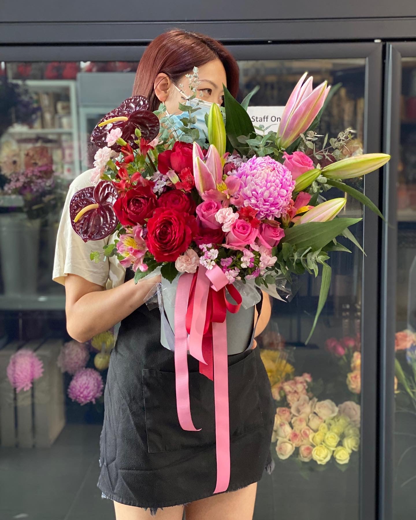 Luxury hat box arrangement (pink and red tone) - Vermont Florist