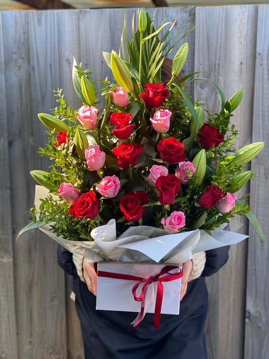 Big hugs and kisses - Vermont Florist