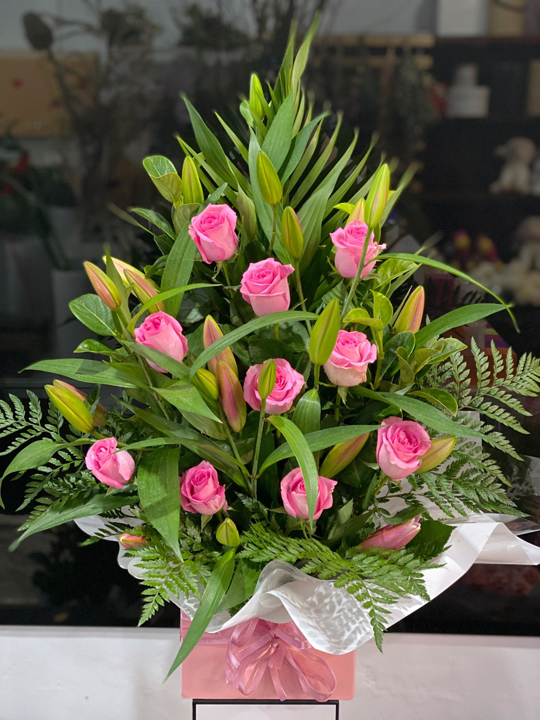 Perfumed Pink oriental lily with pink roses - Vermont Florist