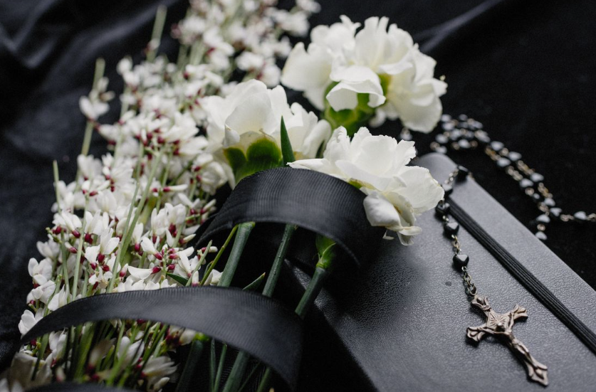 The Language of Sympathy: Choosing the Right Flowers to Express Condolences