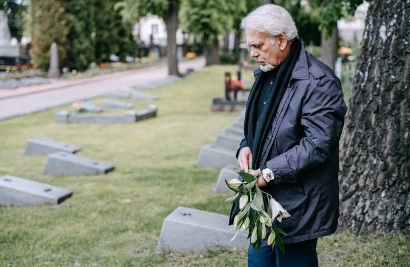 Sympathy Flowers vs Funeral Flowers: What's the Difference?