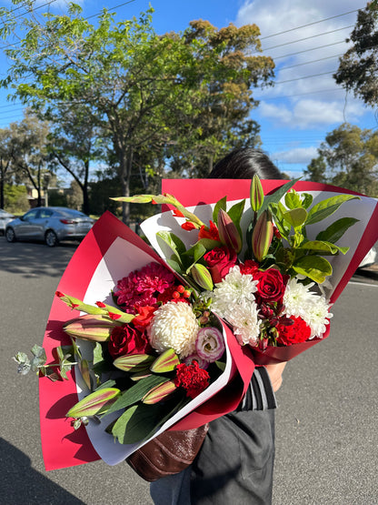 Wishing you a Merry Christmas 🎄 bouquet（ designer choice red white green)