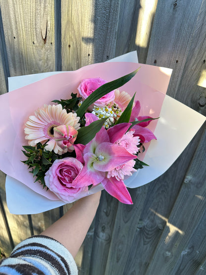 Sweet little posy (Florist pick Small Posy)