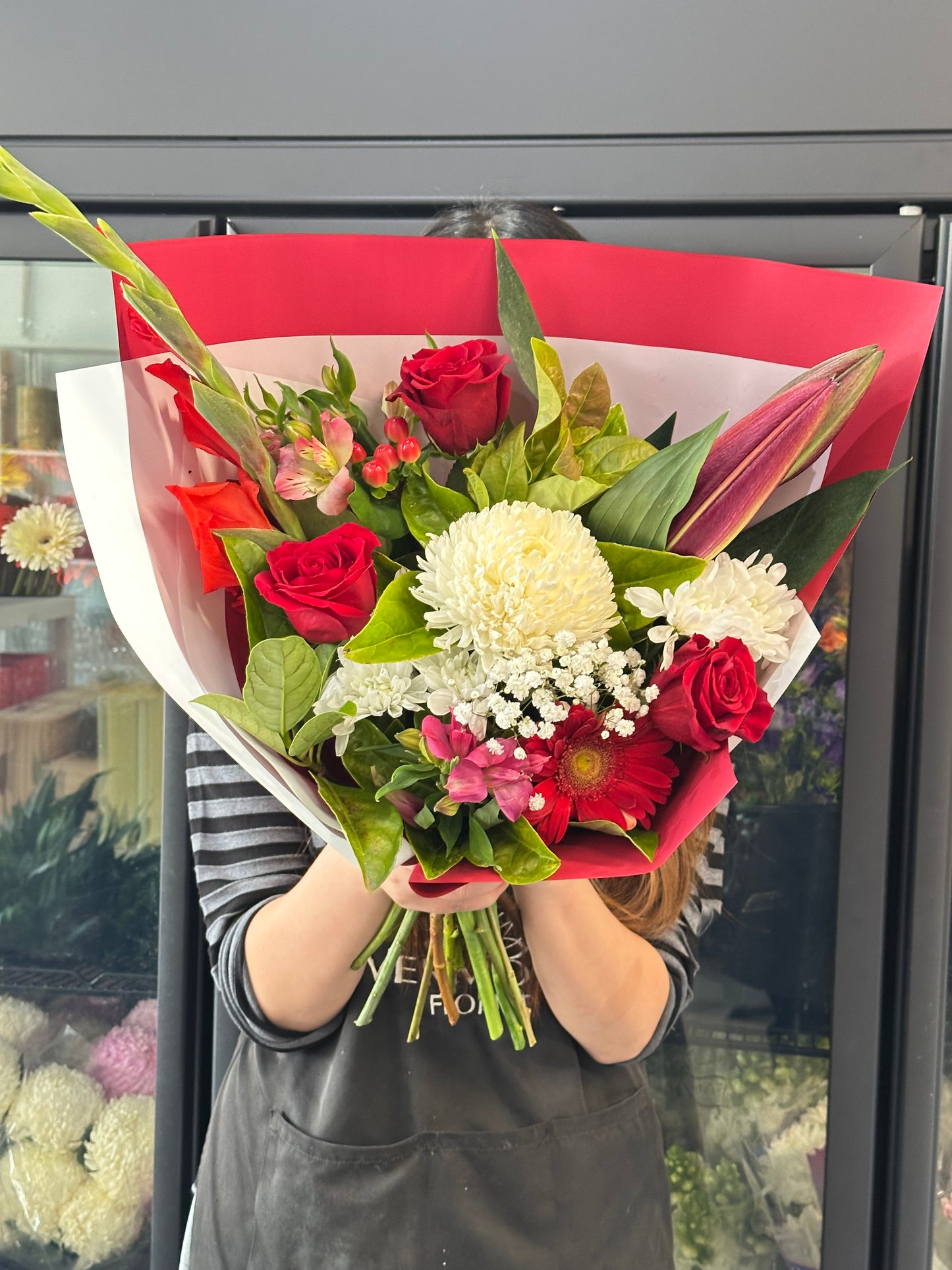 Wishing you a Merry Christmas 🎄 bouquet（ designer choice red white green)