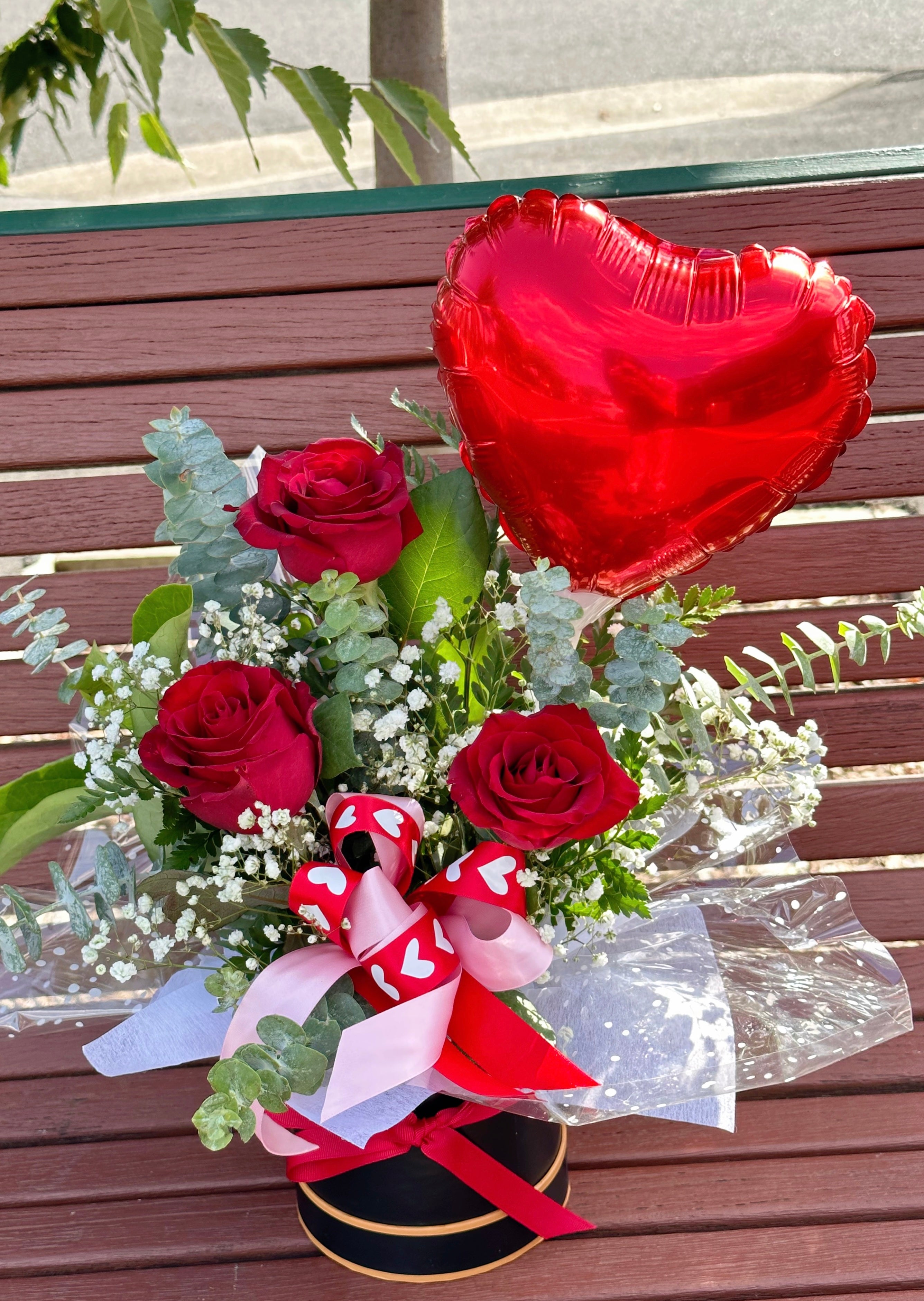 Valentines rose hat box 3 stems with balloon - Vermont Florist
