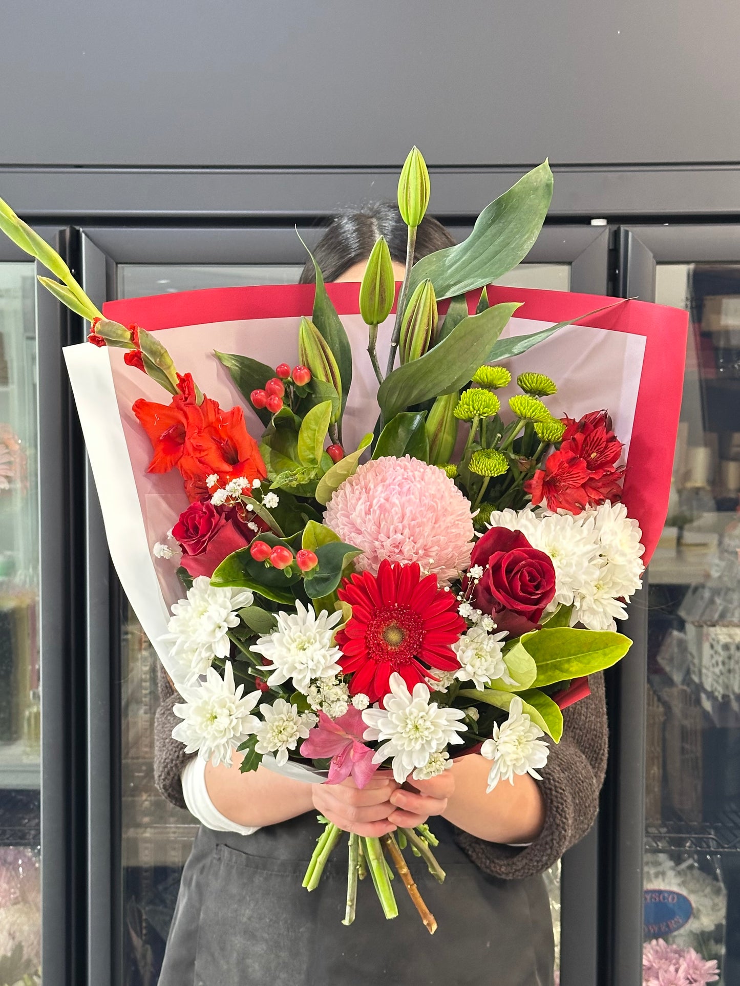 Wishing you a Merry Christmas 🎄 bouquet（ designer choice red white green)