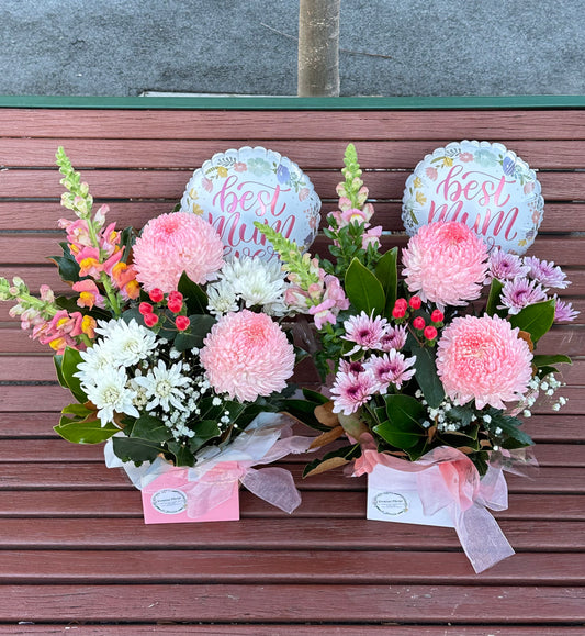 Mother’s day box (with Best Mum balloon)