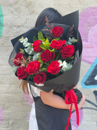 Classic Red bunch (10 stems long stem red rose bouquet ) - Vermont Florist